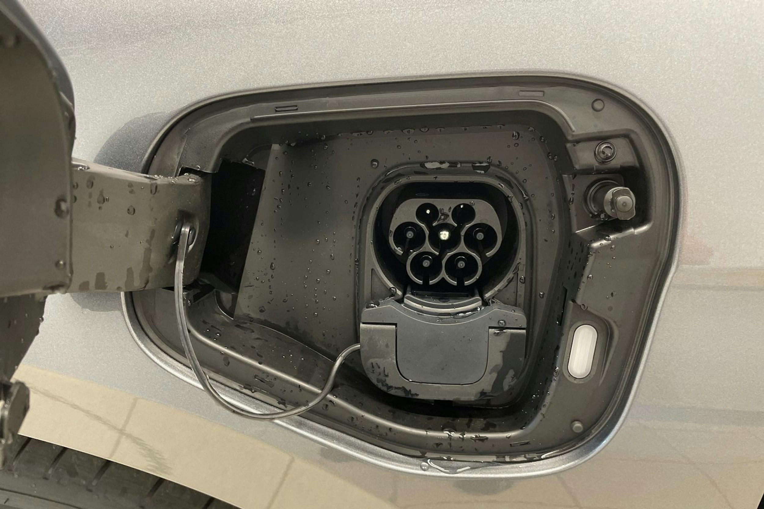harmaa Volkswagen Passat 2025 kuva 10.