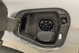 harmaa Volkswagen Passat 2025 kuva 10.