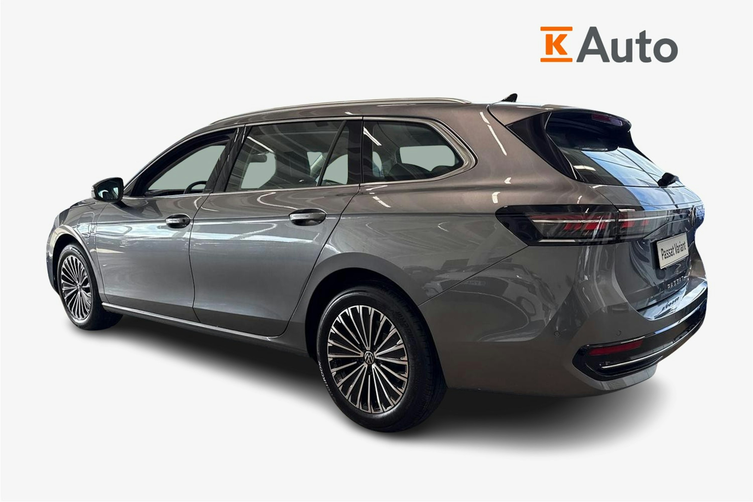 harmaa Volkswagen Passat 2025 kuva 2.