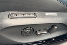 harmaa Volkswagen Passat 2025 kuva 14.