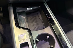 harmaa Volkswagen Passat 2025 kuva 16.