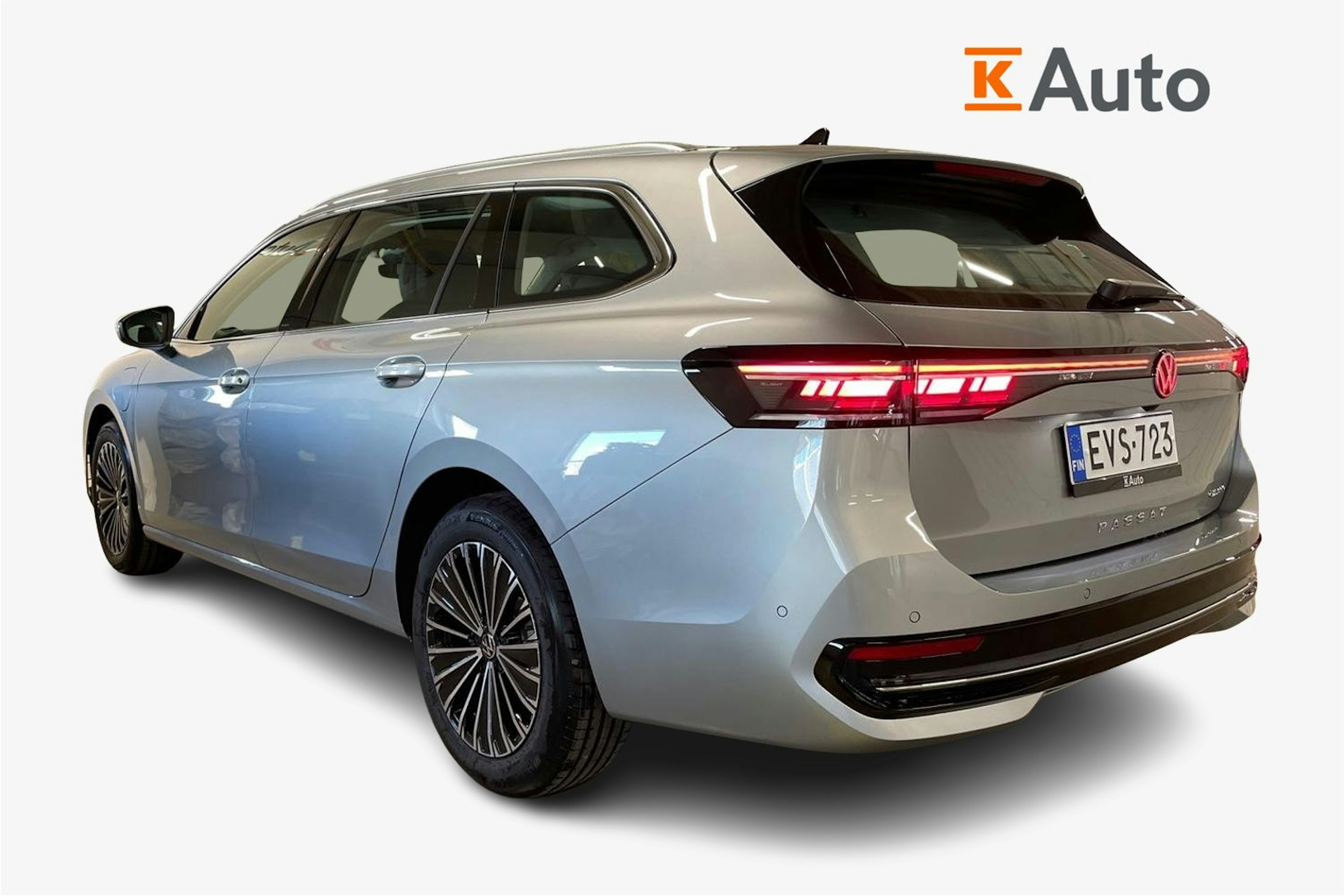 harmaa Volkswagen Passat 2026 kuva 2.