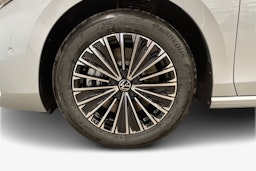 harmaa Volkswagen Passat 2026 kuva 9.