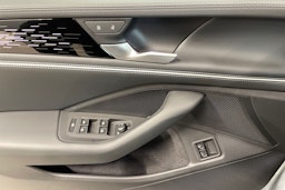 harmaa Volkswagen Passat 2026 kuva 12.