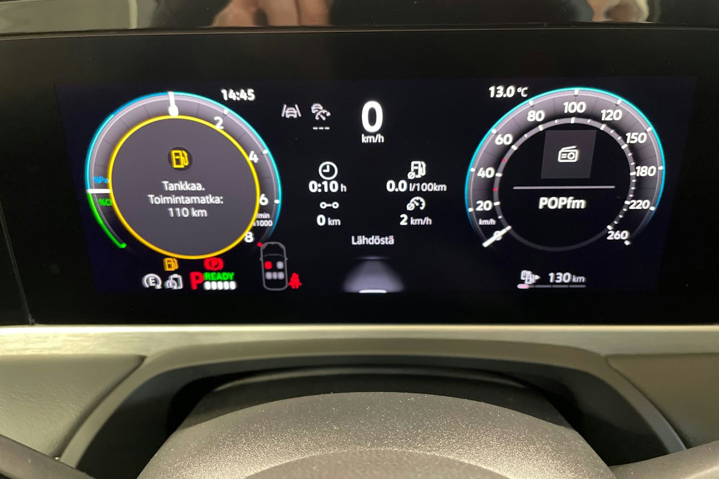 harmaa Volkswagen Passat 2026 kuva 13.