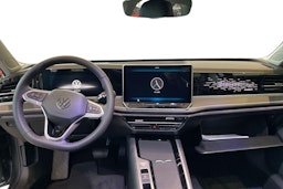 harmaa Volkswagen Passat 2026 kuva 7.