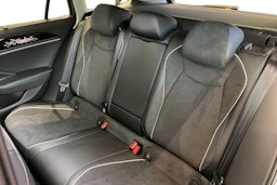 harmaa Volkswagen Passat 2026 kuva 8.