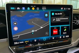 harmaa Volkswagen Passat 2026 kuva 12.