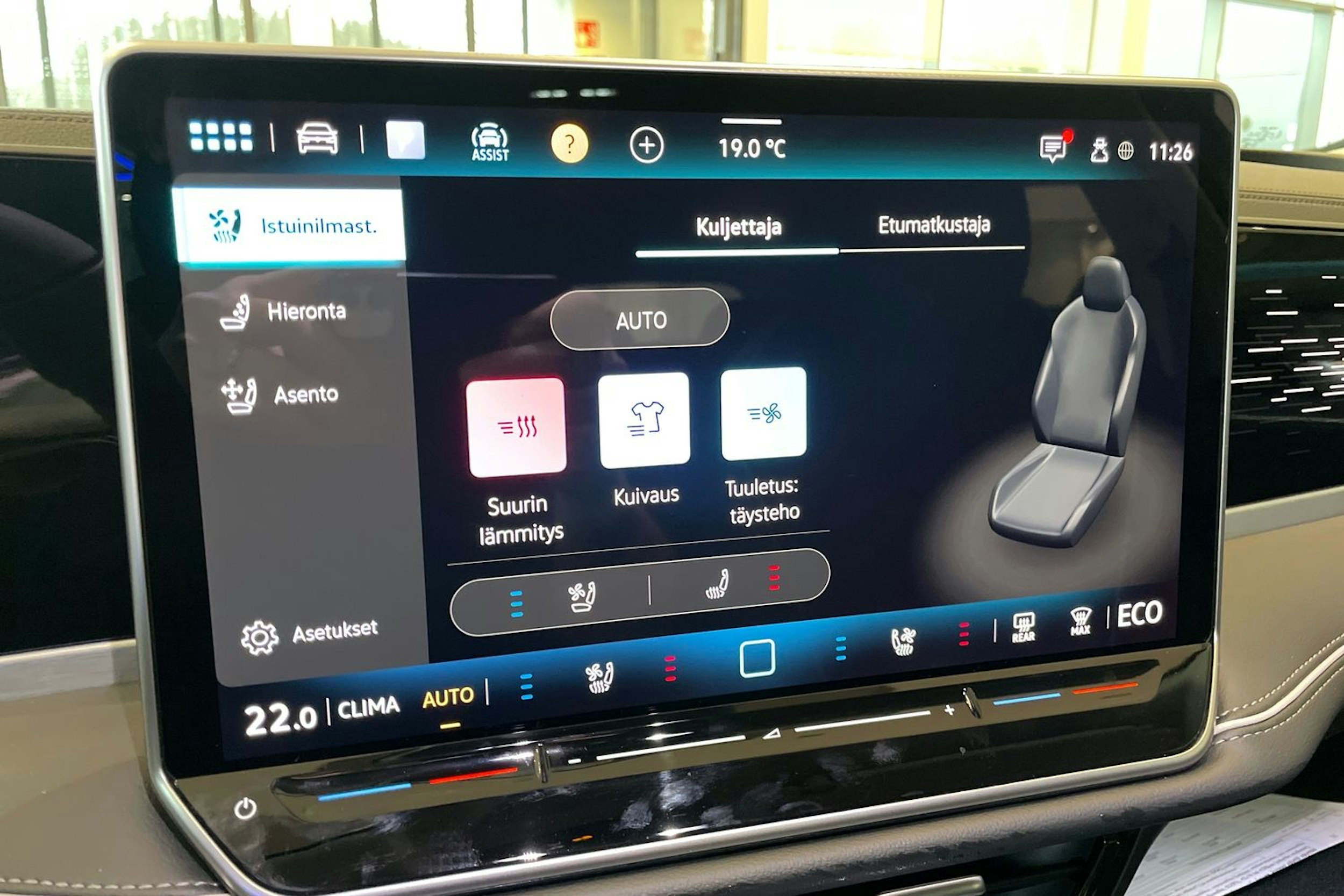 harmaa Volkswagen Passat 2026 kuva 16.