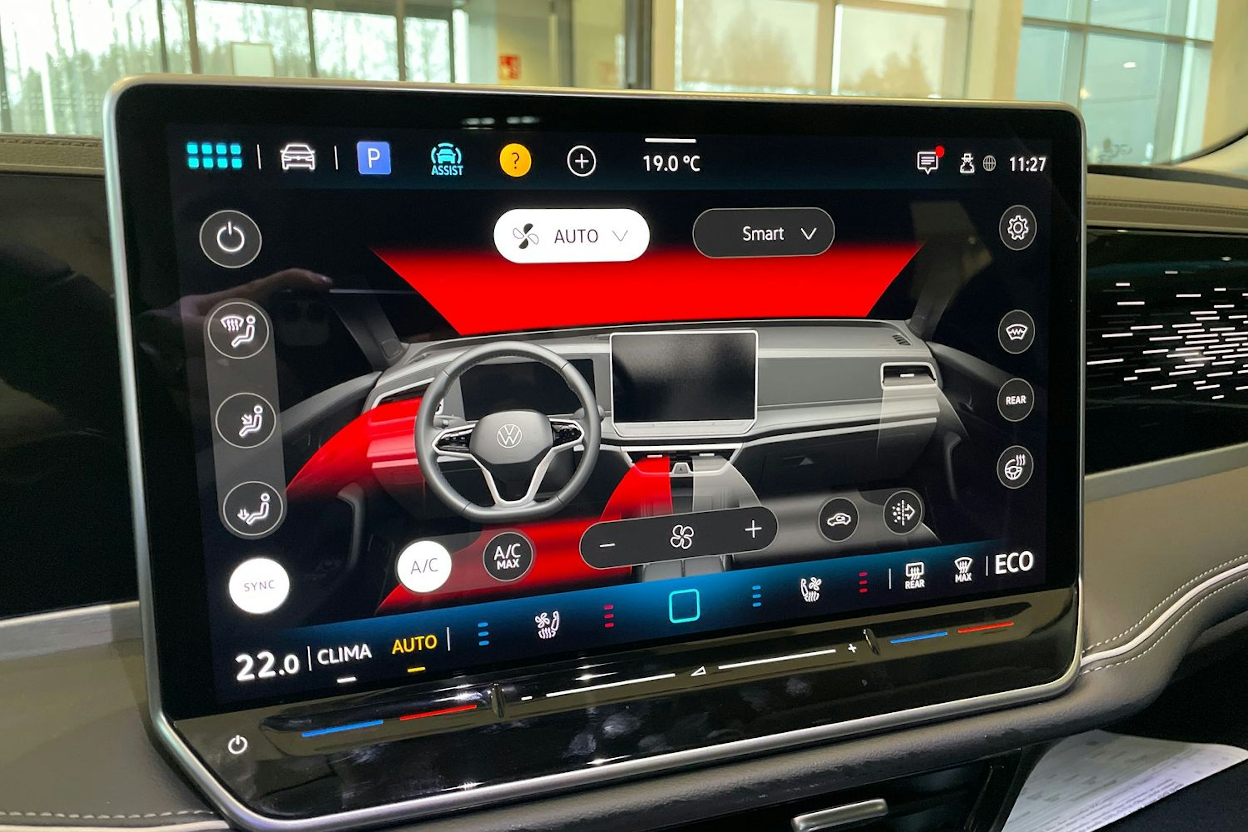 harmaa Volkswagen Passat 2026 kuva 18.