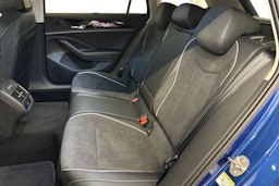 sininen Volkswagen Passat 2026 kuva 8.