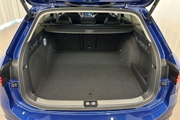 sininen Volkswagen Passat 2026 kuva 11.