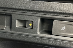 sininen Volkswagen Passat 2026 kuva 12.