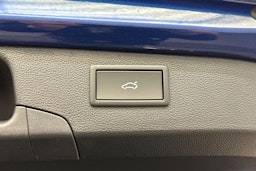 sininen Volkswagen Passat 2026 kuva 13.