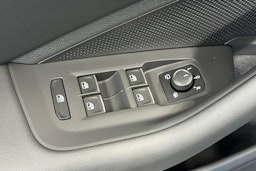 sininen Volkswagen Passat 2026 kuva 14.