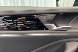 sininen Volkswagen Passat 2026 kuva 16.