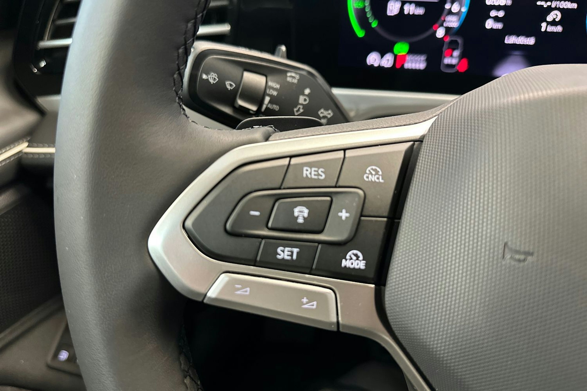 sininen Volkswagen Passat 2026 kuva 19.