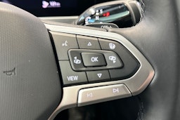 sininen Volkswagen Passat 2026 kuva 20.