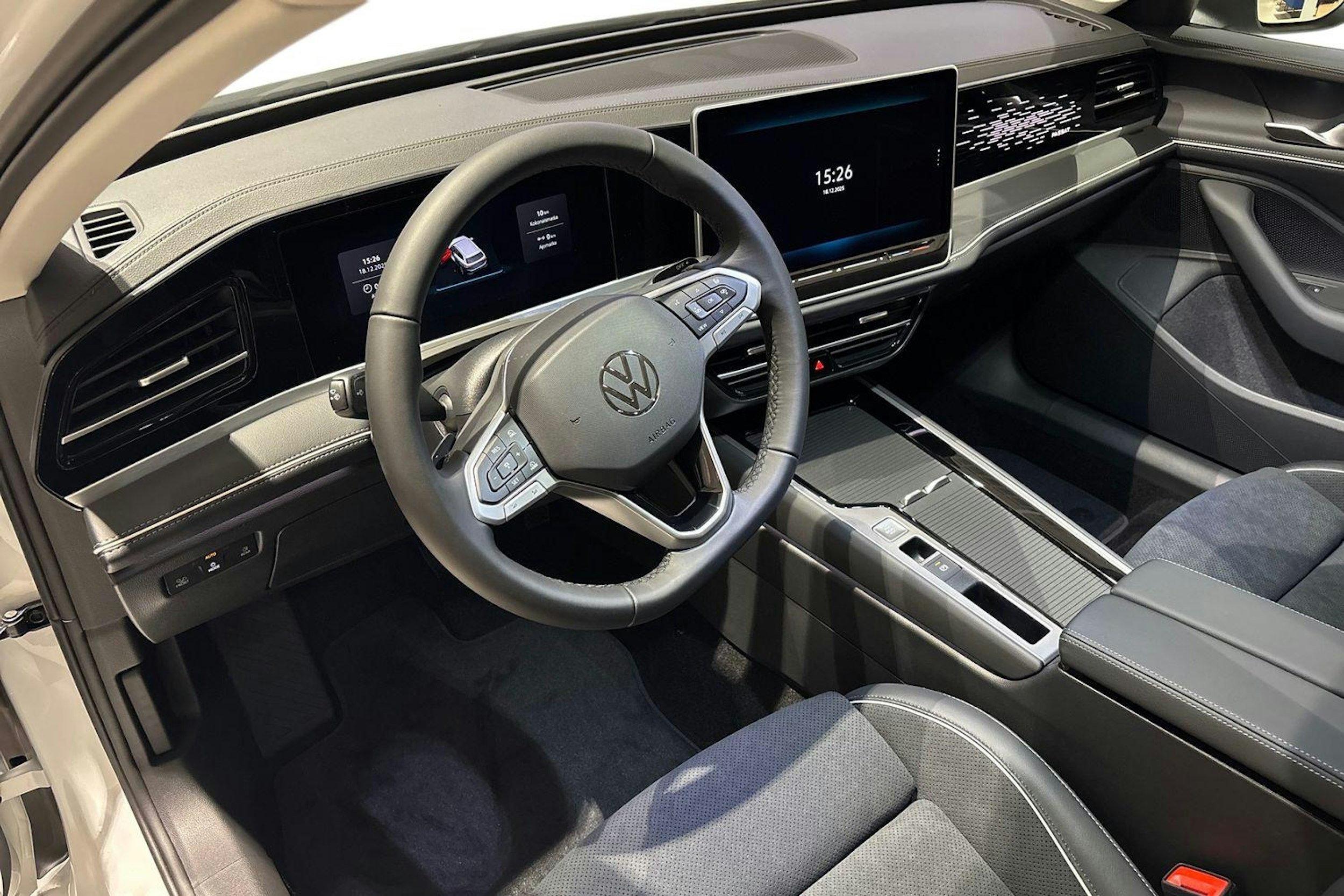 valkoinen Volkswagen Passat 2026 kuva 6.