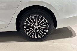 valkoinen Volkswagen Passat 2026 kuva 10.