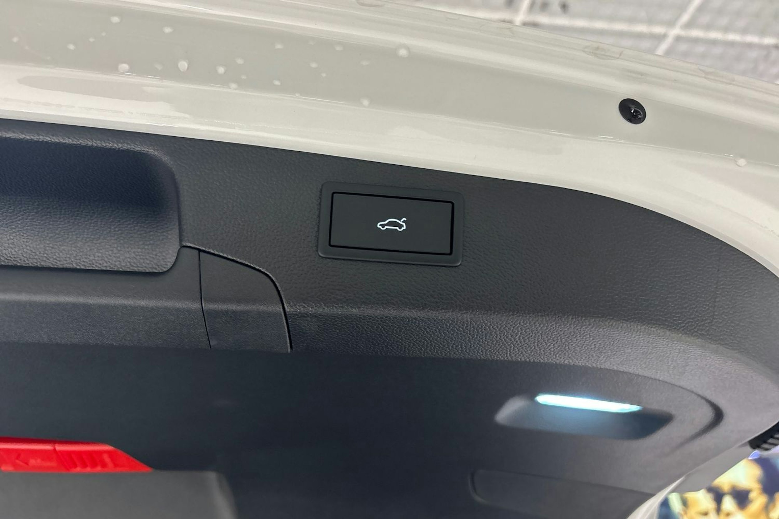 valkoinen Volkswagen Passat 2026 kuva 14.