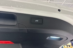 valkoinen Volkswagen Passat 2026 kuva 14.