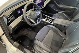 valkoinen Volkswagen Passat 2026 kuva 6.