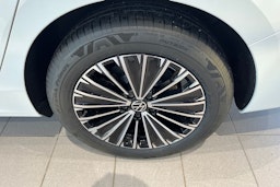 valkoinen Volkswagen Passat 2026 kuva 10.