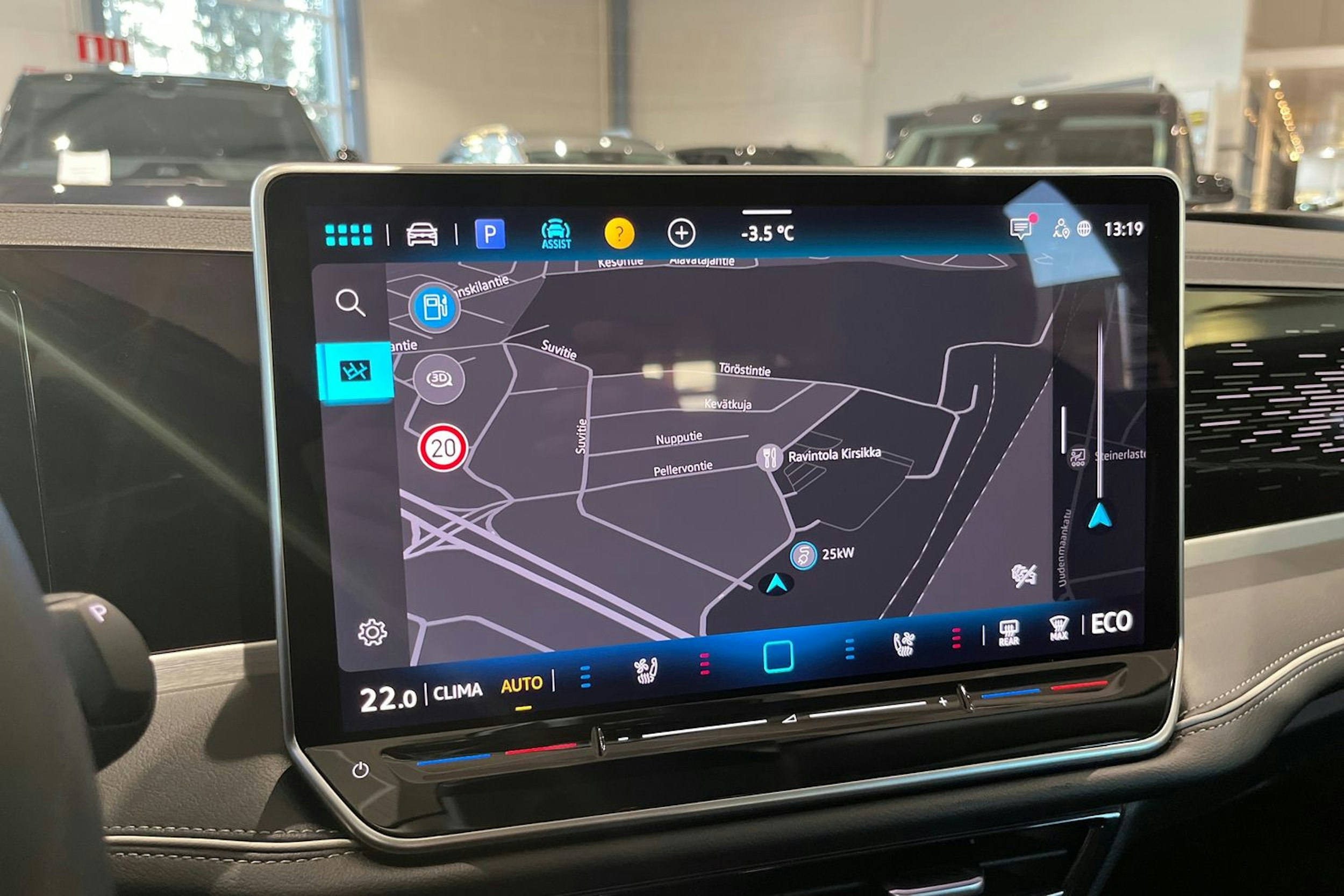 valkoinen Volkswagen Passat 2026 kuva 16.