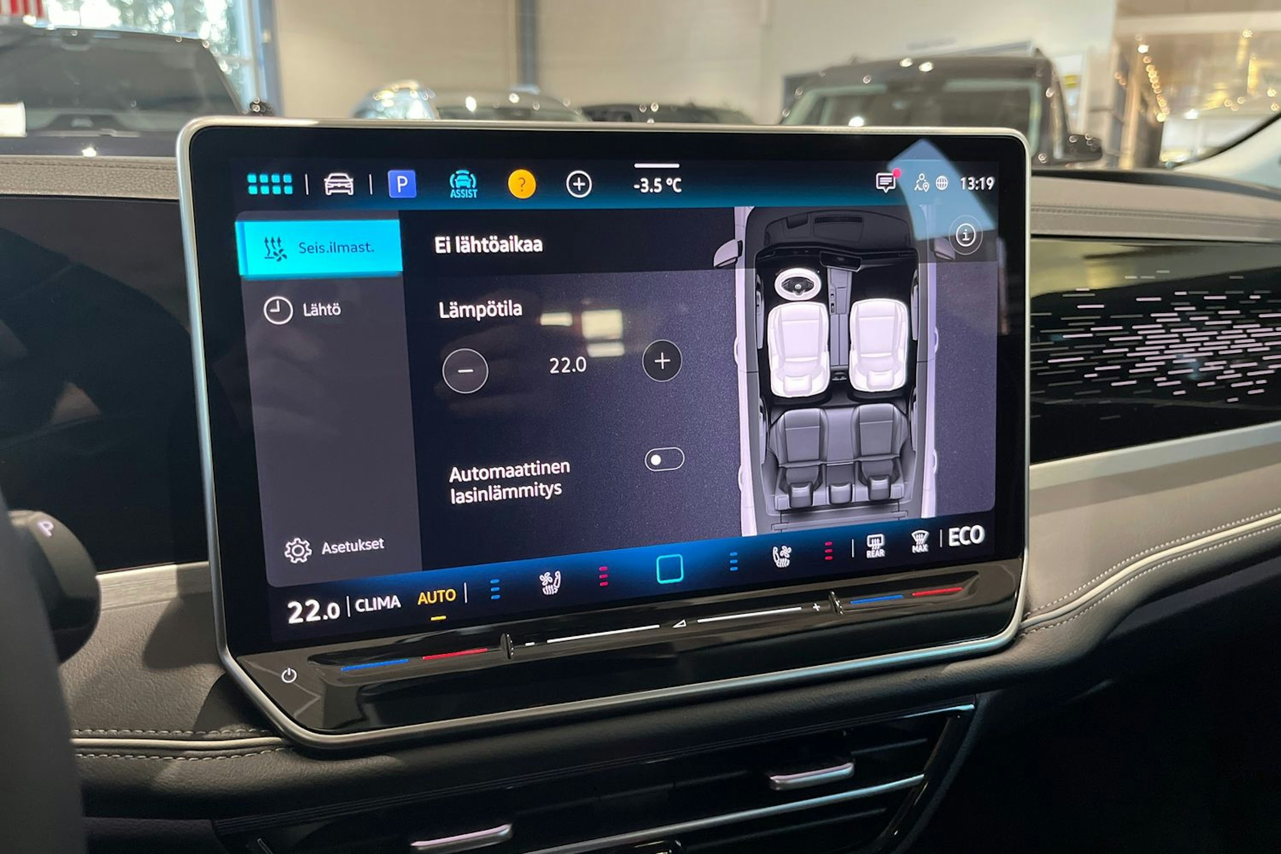 valkoinen Volkswagen Passat 2026 kuva 17.