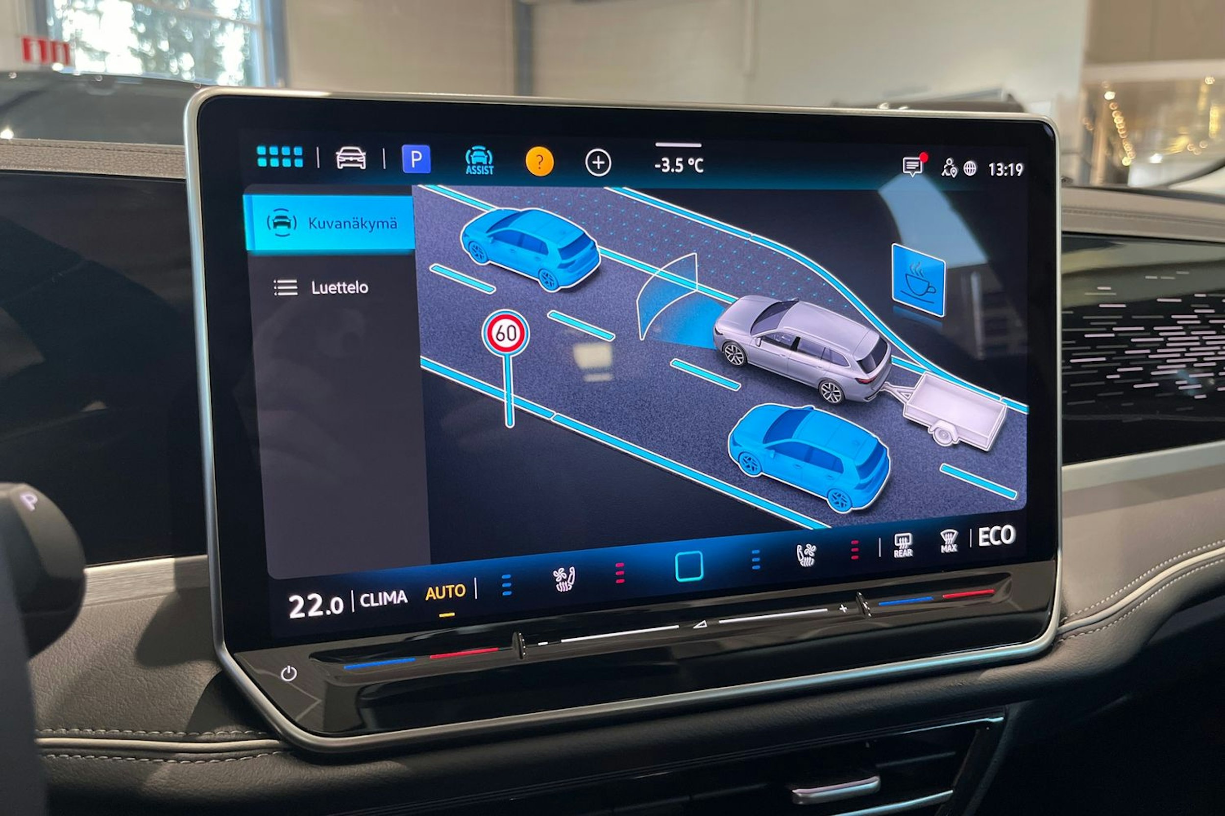 valkoinen Volkswagen Passat 2026 kuva 18.