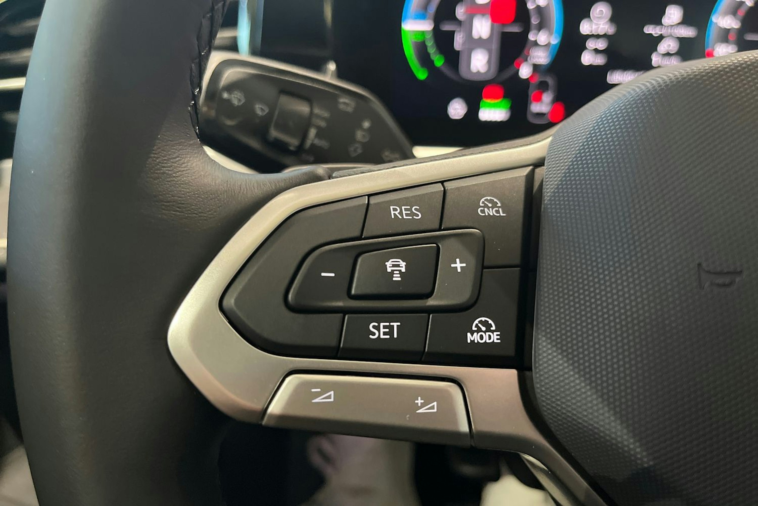 valkoinen Volkswagen Passat 2026 kuva 20.