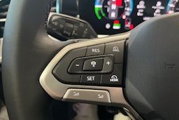 valkoinen Volkswagen Passat 2026 kuva 20.