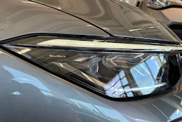 harmaa Volkswagen Passat 2026 kuva 12.