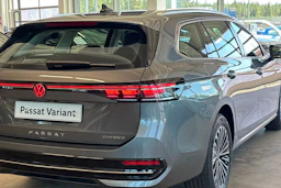 harmaa Volkswagen Passat 2026 kuva 13.
