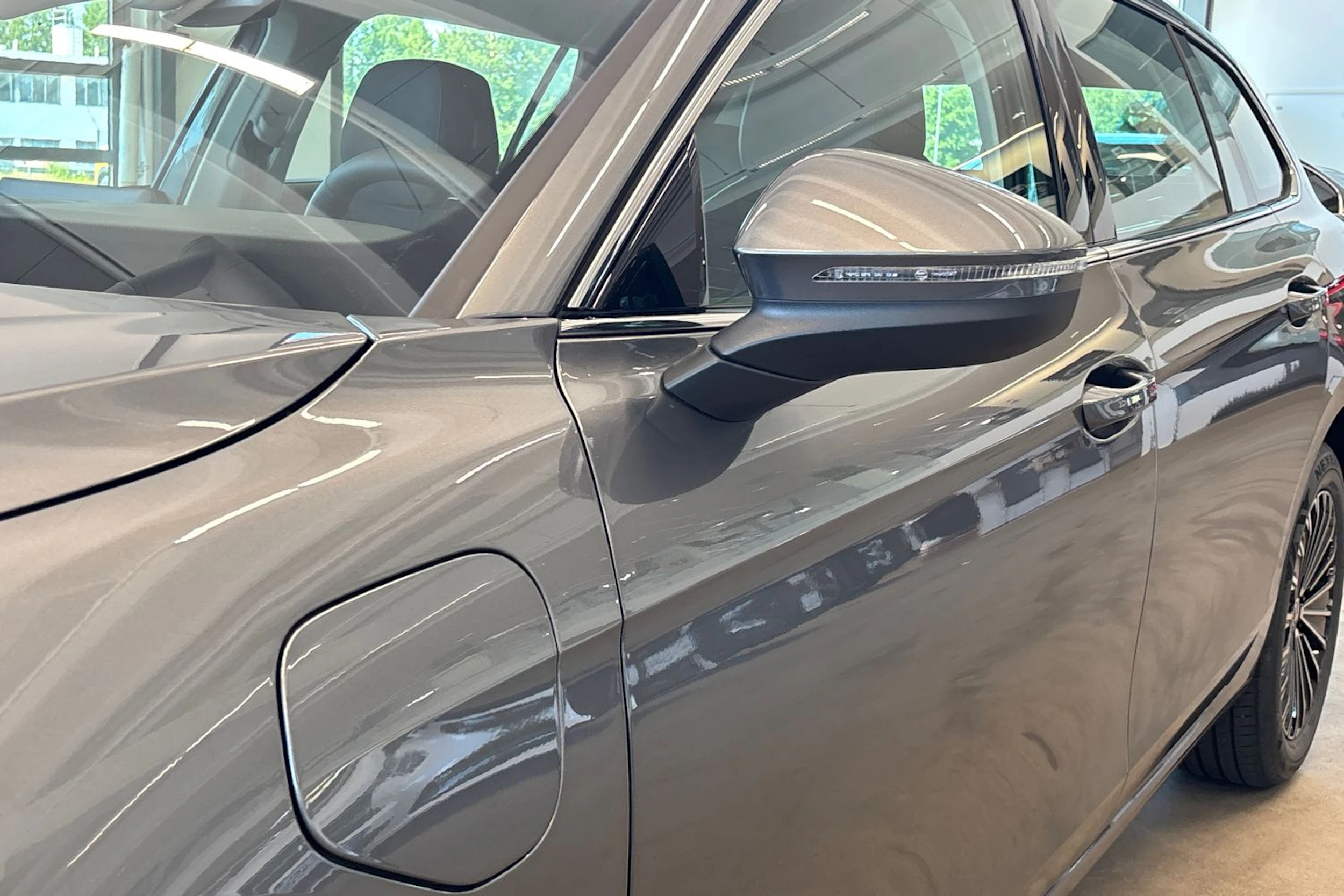 harmaa Volkswagen Passat 2026 kuva 16.
