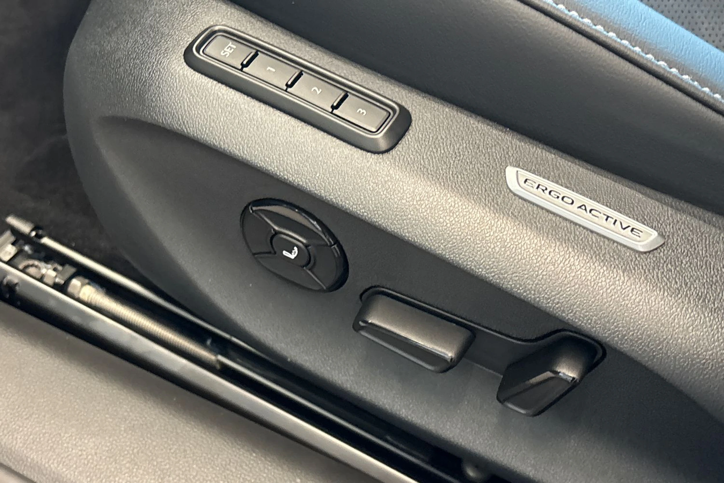harmaa Volkswagen Passat 2026 kuva 17.