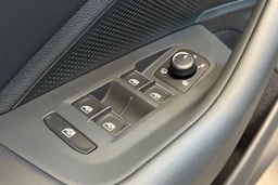 harmaa Volkswagen Passat 2026 kuva 18.