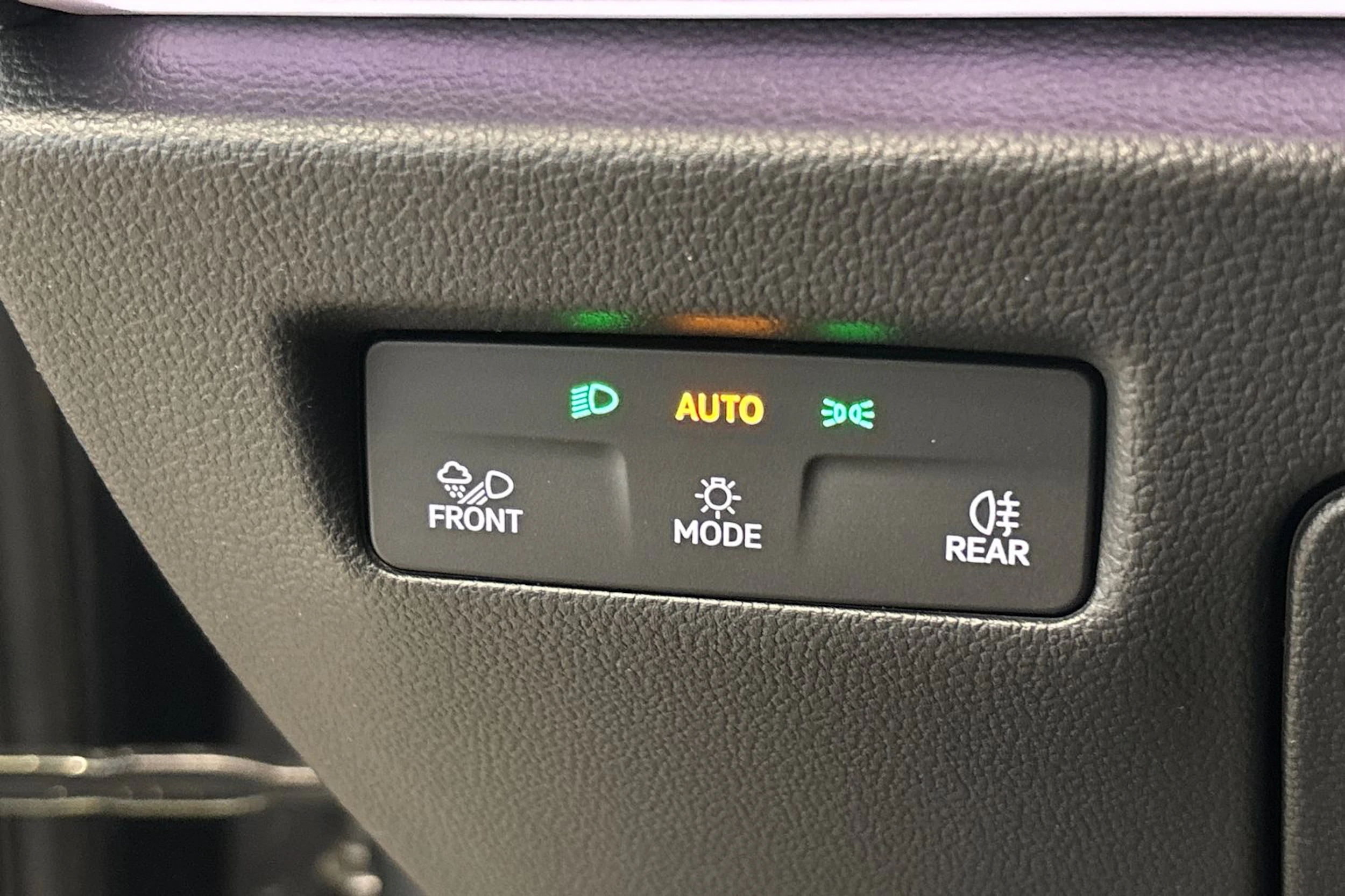 harmaa Volkswagen Passat 2026 kuva 19.