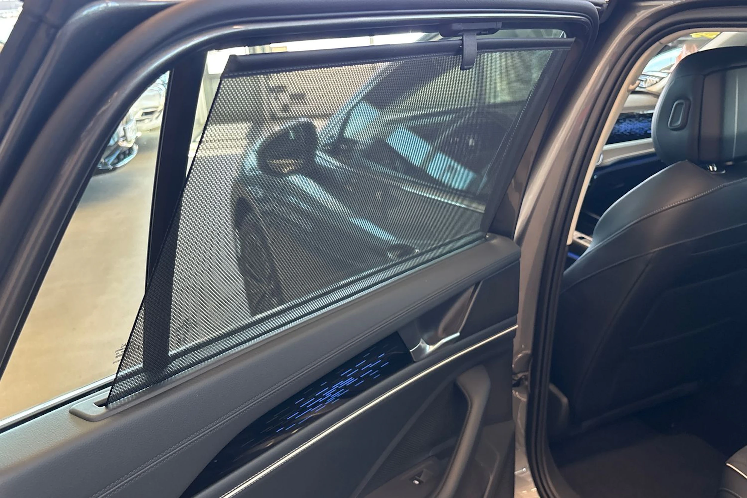harmaa Volkswagen Passat 2026 kuva 34.