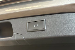 harmaa Volkswagen Passat 2026 kuva 38.