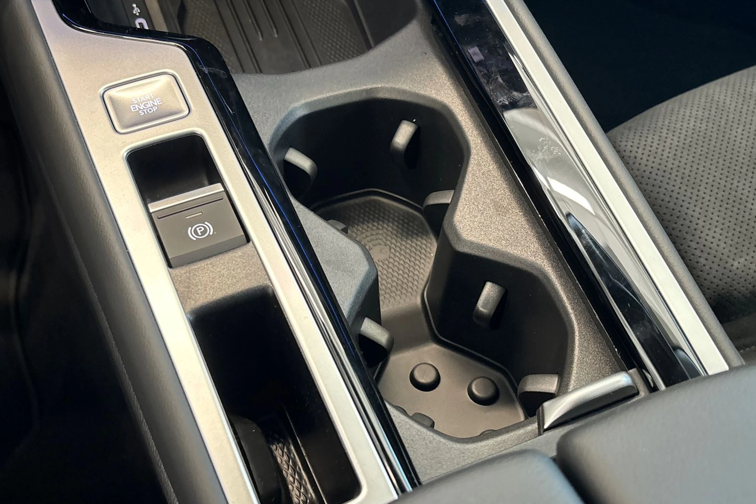 harmaa Volkswagen Passat 2026 kuva 41.
