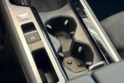harmaa Volkswagen Passat 2026 kuva 41.