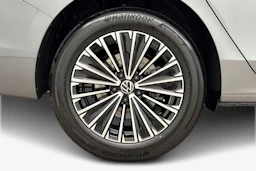 met. harmaa Volkswagen Passat 2026 kuva 9.