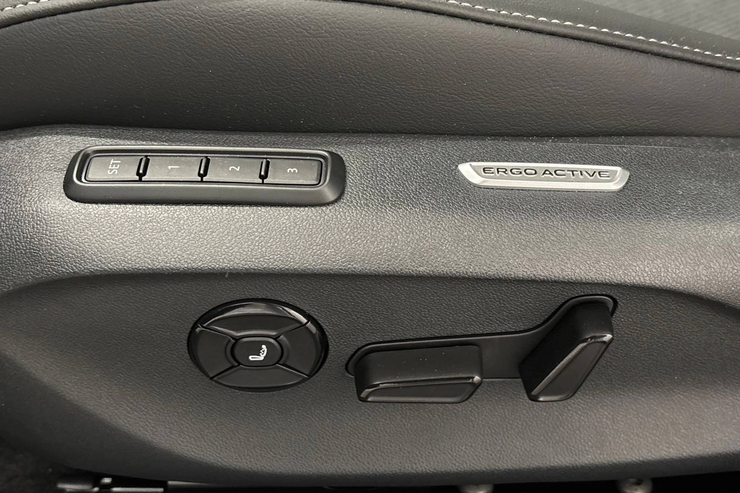 met. harmaa Volkswagen Passat 2026 kuva 12.
