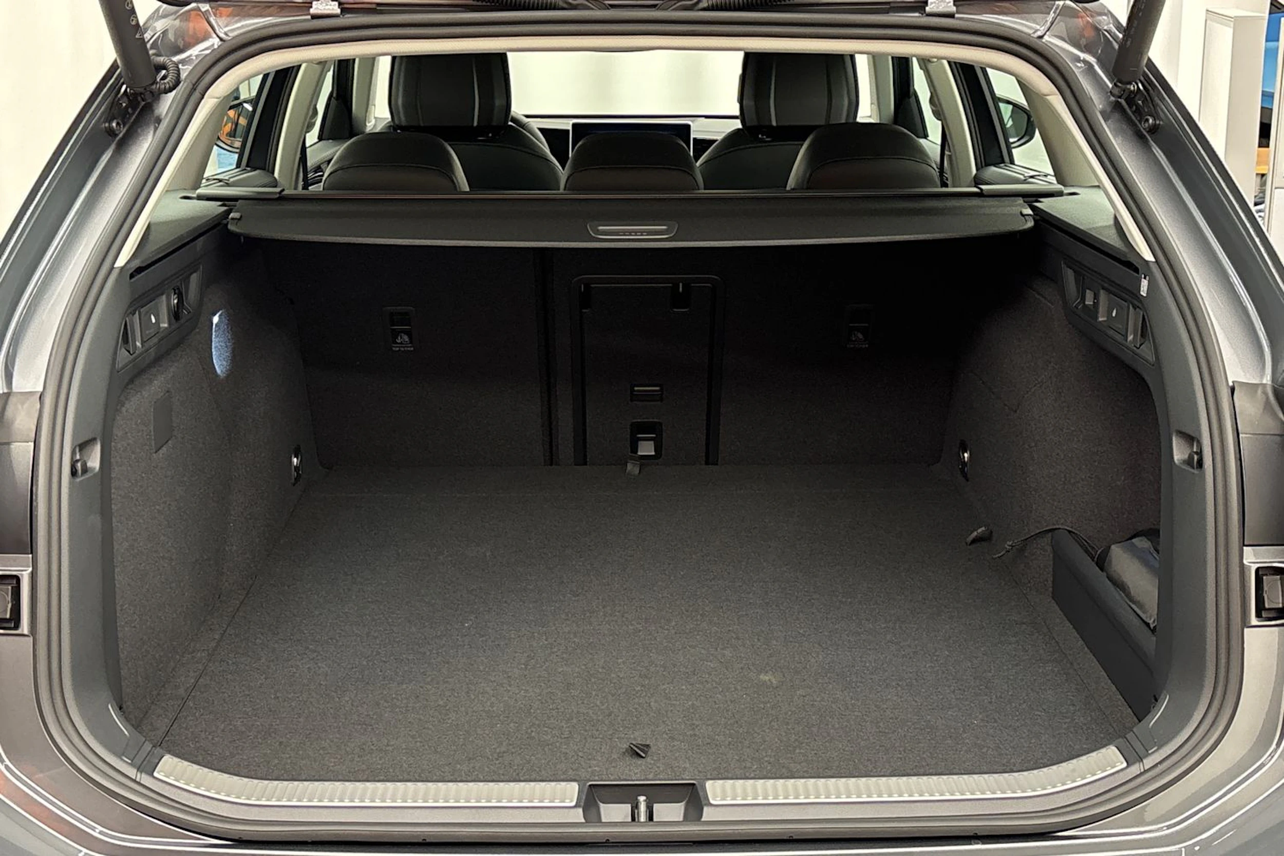met. harmaa Volkswagen Passat 2026 kuva 26.