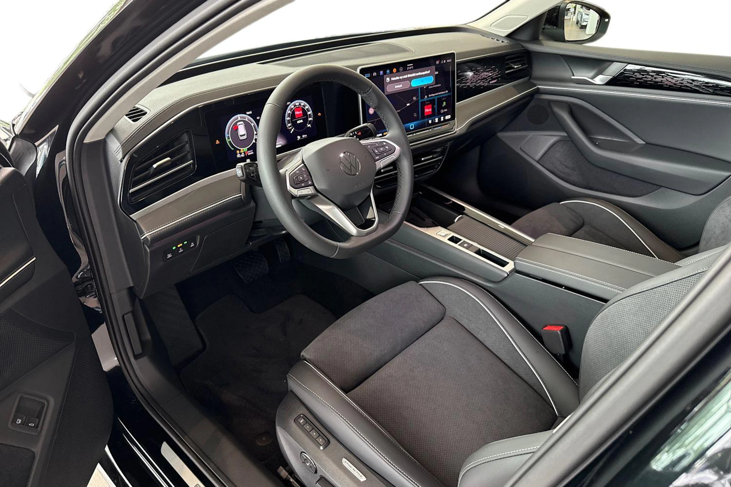 musta Volkswagen Passat 2026 kuva 6.
