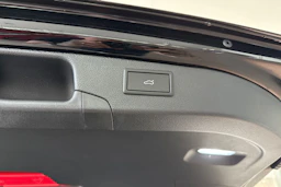 musta Volkswagen Passat 2026 kuva 12.