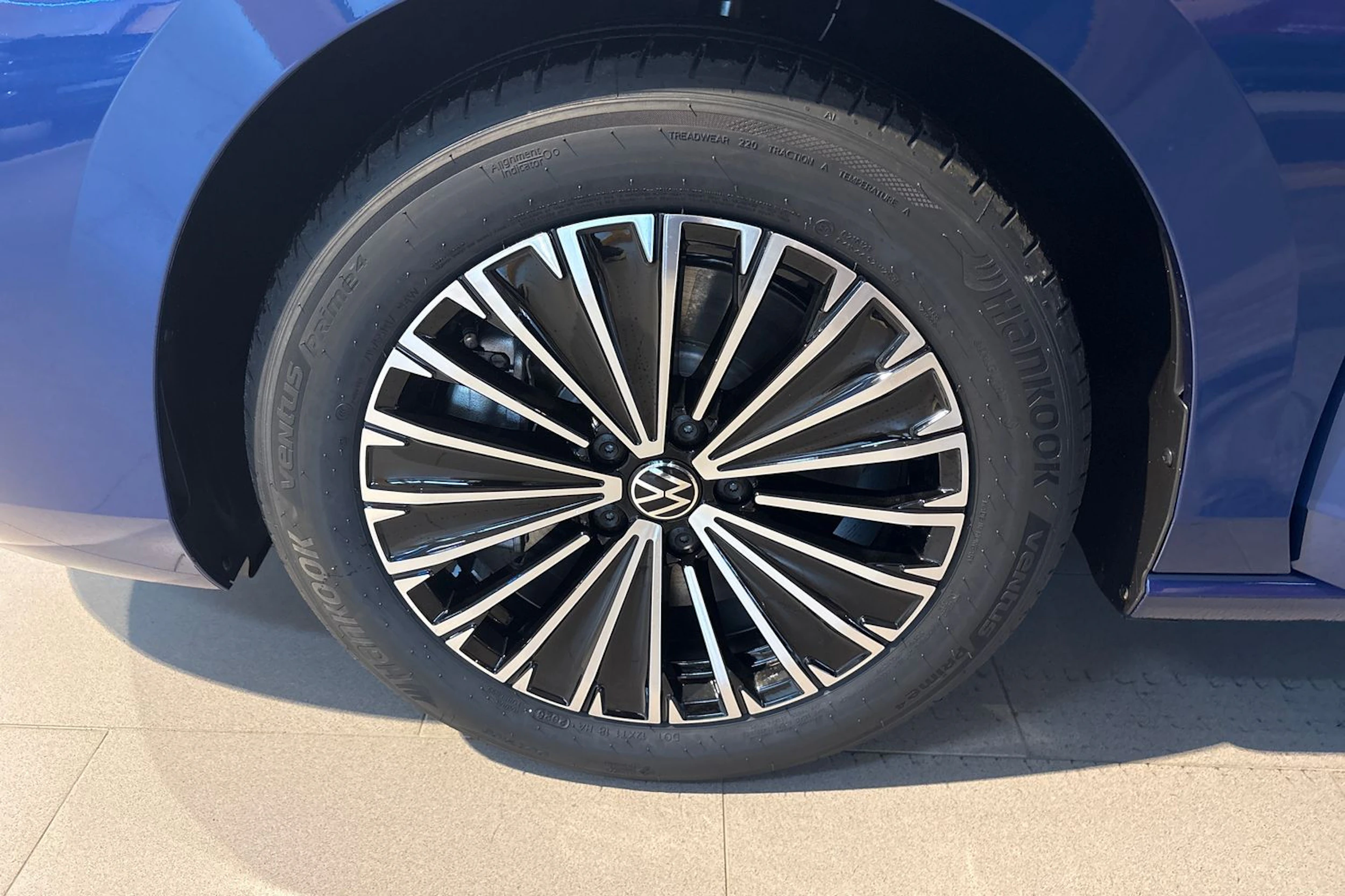 sininen Volkswagen Passat 2026 kuva 10.