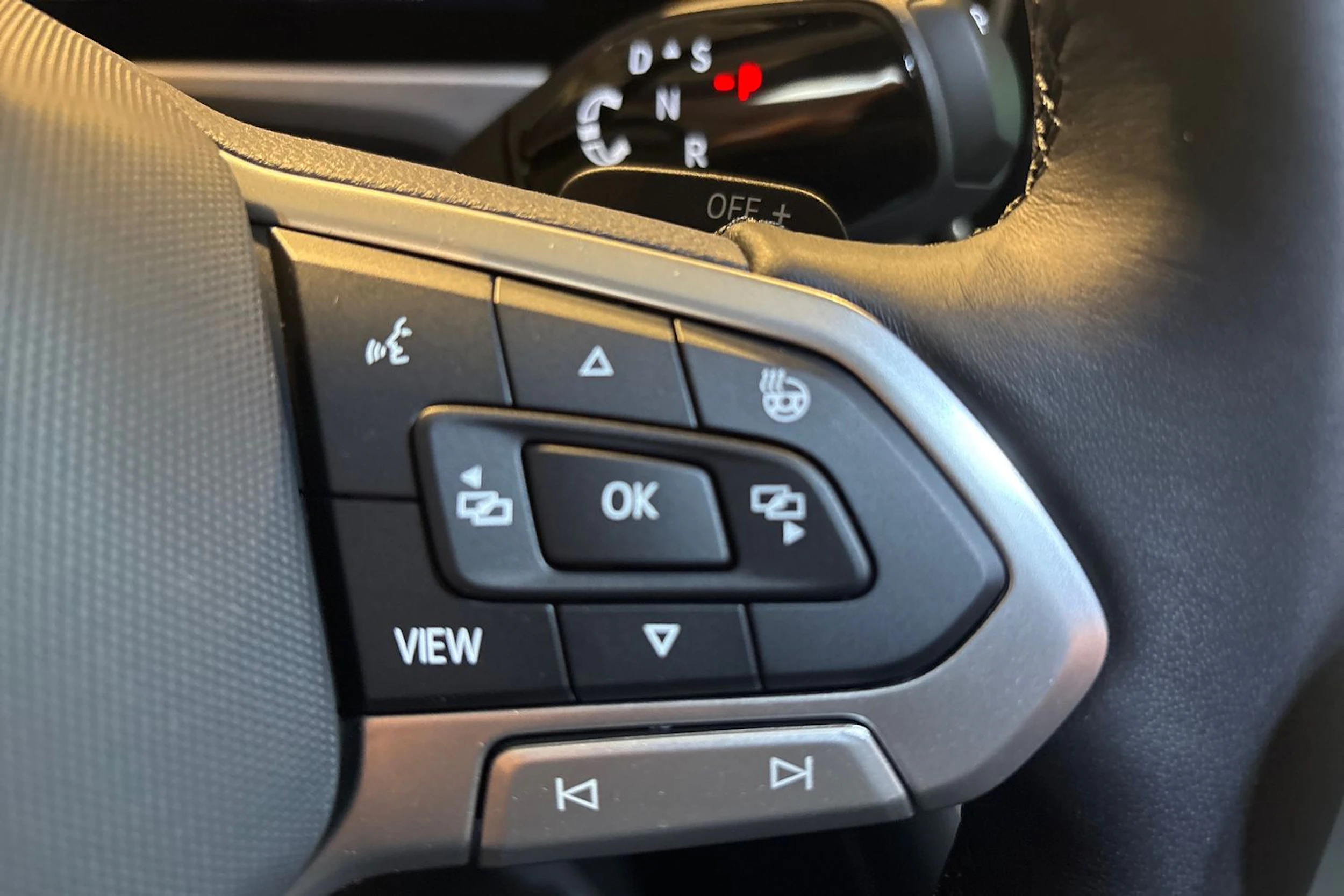 sininen Volkswagen Passat 2026 kuva 16.